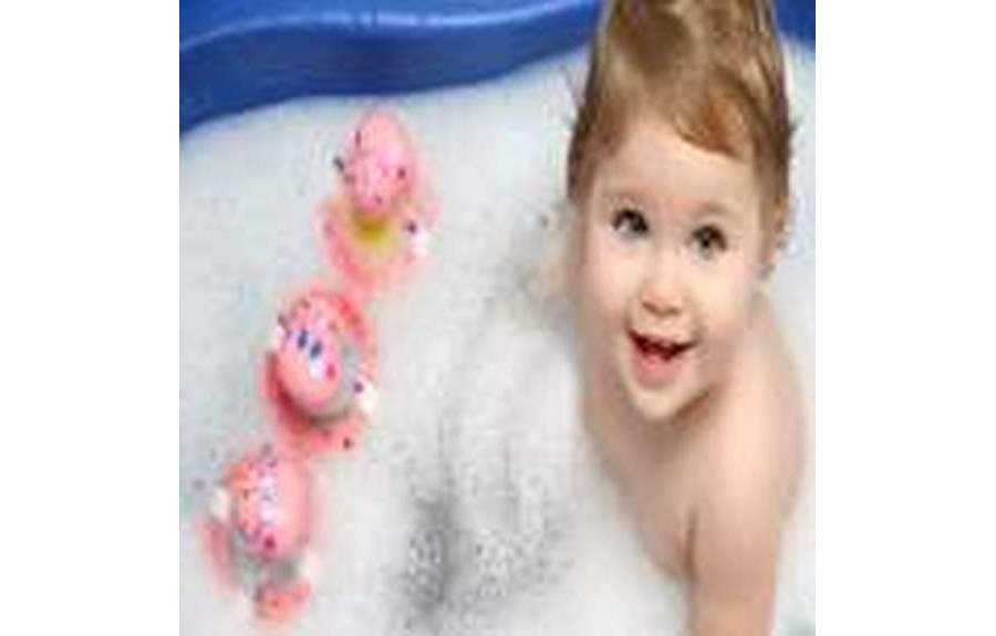 Безопасные водные процедуры, купаем ребенка в ванной