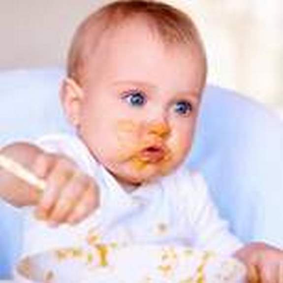 Как научить ребенка самостоятельно кушать
