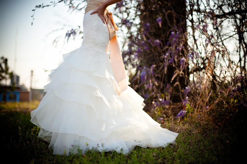 свадебное платье, какой цвет выбрать