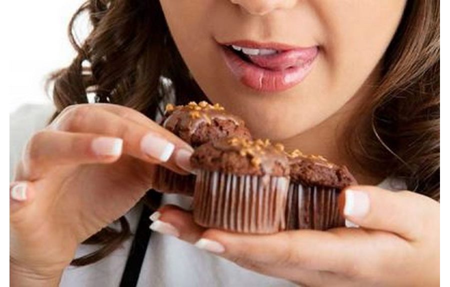 Почему организму постоянно хочется сладкого: ошибки в питании и возможные проблемы со здоровьем