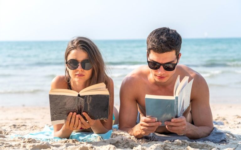 20 Books on Happiness That Will Transform the Way You See Joy and Fulfillment