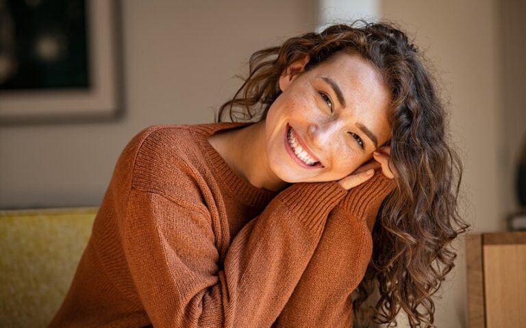 Joy vs Happiness: Understanding the Deep Difference That Changes How You Feel