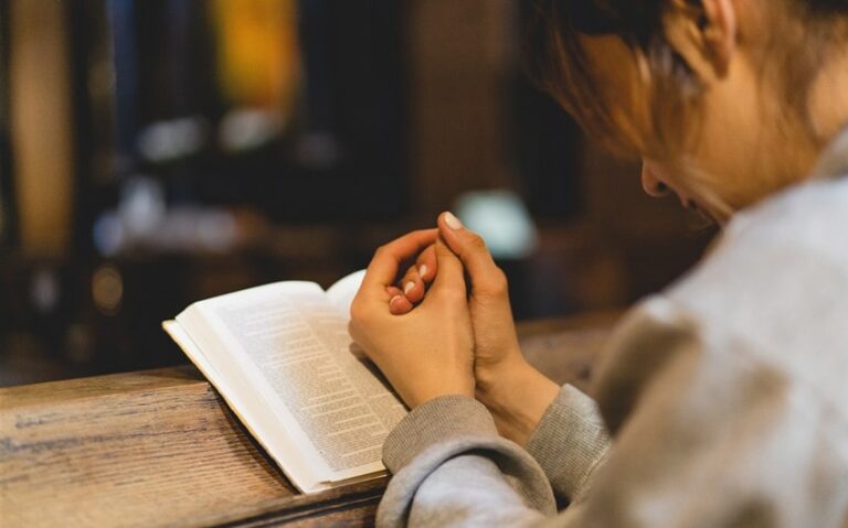 Prayer for Anxiety: A Gentle Way to Calm Your Heart and Find Peace