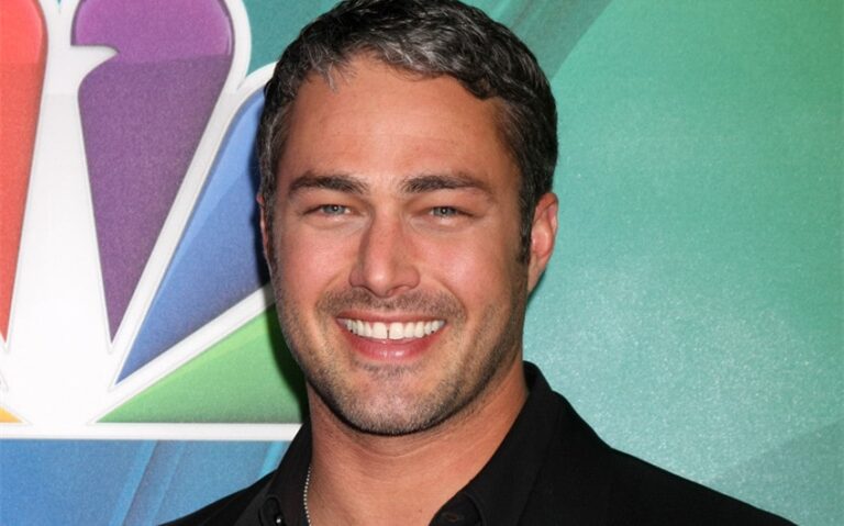 taylor kinney